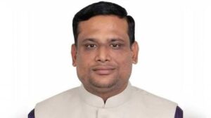 কুড়িগ্রাম সদর উপজেলার বেলগাছা ইউপি চেয়্যারম্যান লিটন মিয়া বিমান বন্দর থেকে আটক।
